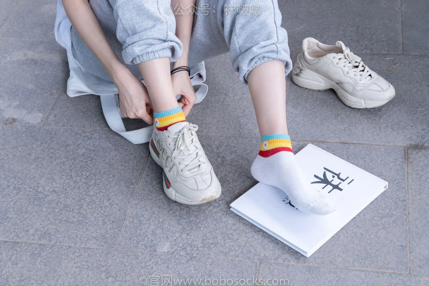 [BoBoSocks袜啵啵]NO.012 泡芙-运动鞋、白棉袜、裸足 [132P]插图7